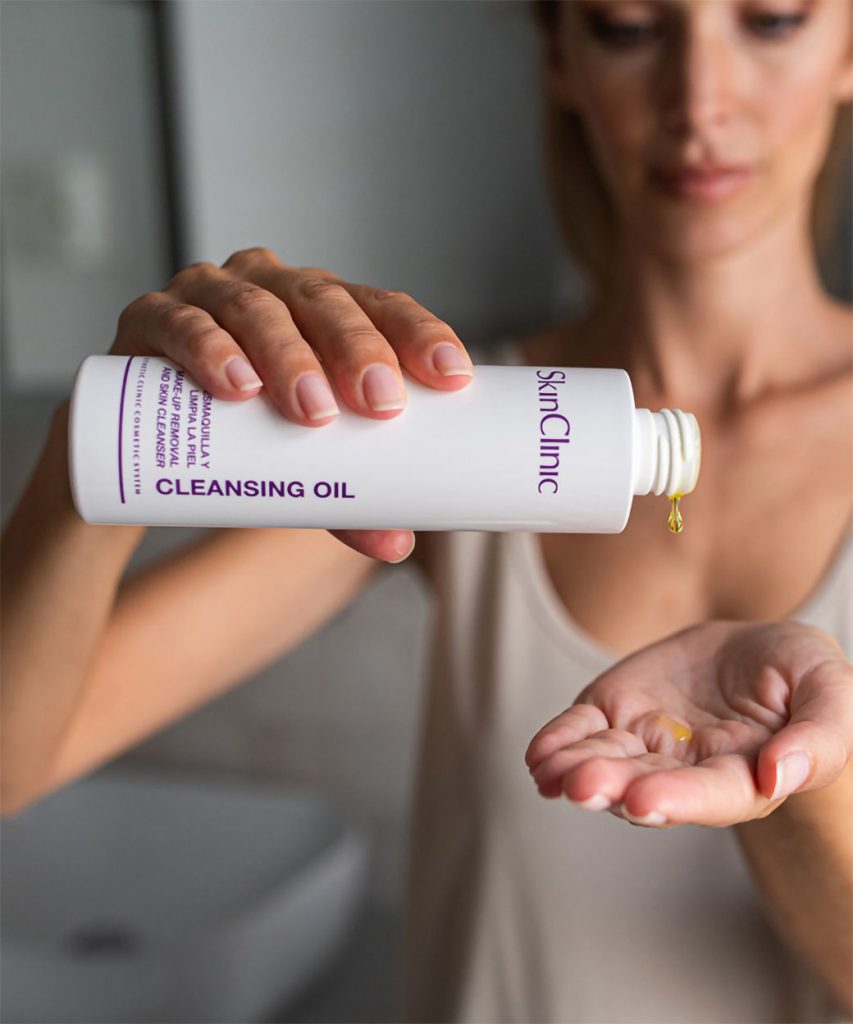 Effektiv makeup-remover och ansiktsrengöring Cleansing Oil SkinClinic