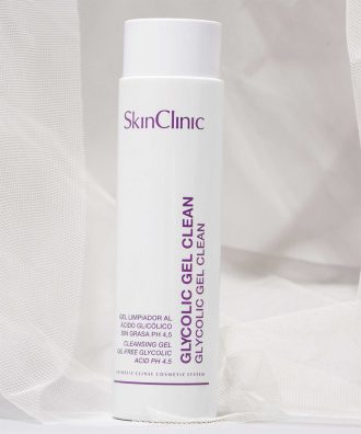 Ansiktsrengöring med glykolsyra SkinClinic Glycolic Gel Clean bra vid akne